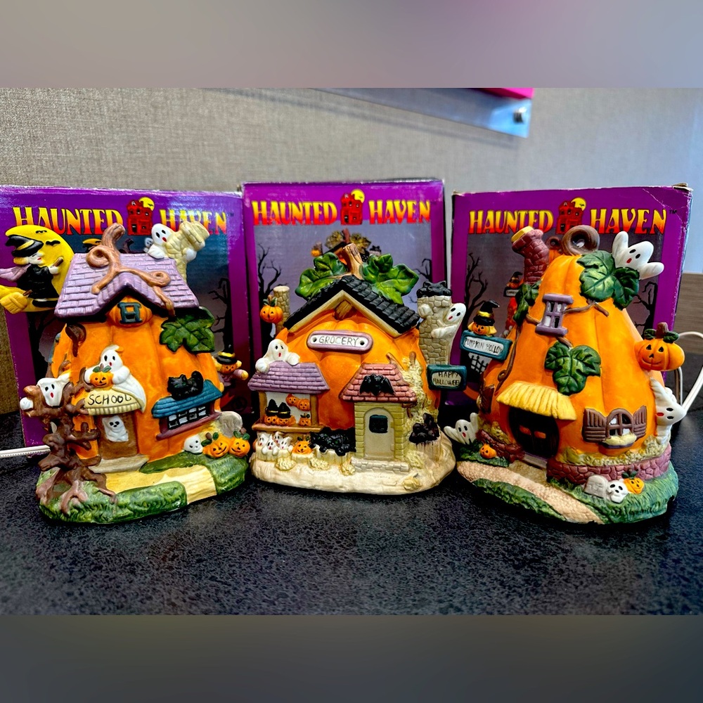 Haunted Haven Halloween Village SCHOOL, GROCERY, PUMPKIN HOLLOW LOT OF 3 Houses
